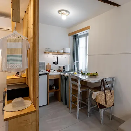 Capella Skiathos, Residences